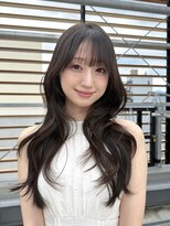 ラクシア(LucxiA) 上品さに抜け感をプラス ニュアンスで作る韓国風ロングレイヤー