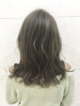 シャンティ 札幌駅前店(Shanti) グレージュモノトーンミディ【本間 大貴】