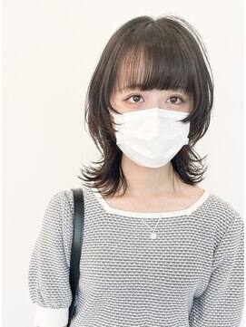 シイカ(sika.) ミディアムウルフ　一気に垢抜けヘア