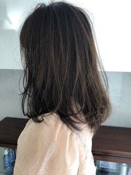 インビテーション(invitation) 【invitation】透明感たっぷりオリーブベージュ