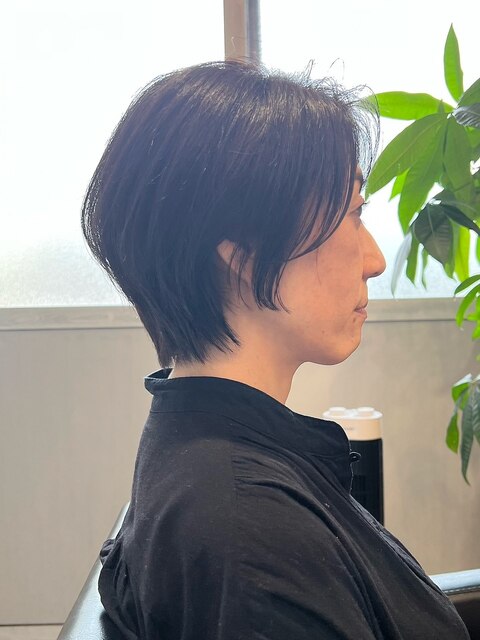 丸みショートヘアピンクベージュカラーミルクティーベージュ