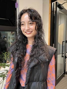 ナループロア ハチ(Nalu pu loa hachi) ハードパーマ/スパイラルパーマ/ロングパーマ/くるくるパーマ