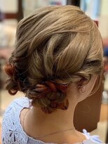 大人可愛いお呼ばれヘアアレンジ ツインおダンゴヘア