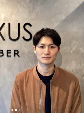 エヌドットバーバー ヒロオ(N.BARBER HIROO) ナチュラルな質感で整う韓国風センターパート<理容室>