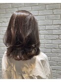 レイヤーが入った外ハネヘアスタイル