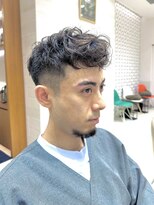 ピークアブー アヴェダ ギンザシックス(PEEK-A-BOO AVEDA GINZASIX) メンズショートパーマ　刈り上げ　フェード　スペインカール