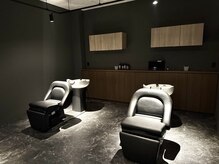 贅沢な空間で上質なシャンプー、ヘッドスパも◎