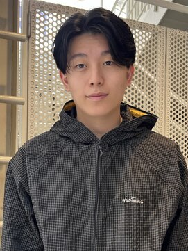 ゼストプール(ZEST POOL) センターパート　前下がり　ニュアンスパーマ