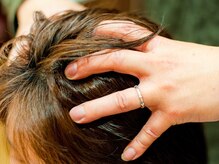 ヘアースぺース カーム(HAIR SPACE CALM)の雰囲気(心地いい刺激で頭皮の血行を促進!)