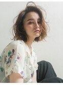 柔らかい大人女子のスイングボブ