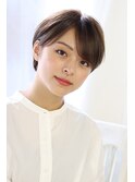 流し前髪でつくる丸みショート