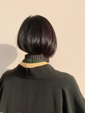 ハチジュウイチプラスワン 神楽坂(81+1) 丸みつやつや前下がりボブ