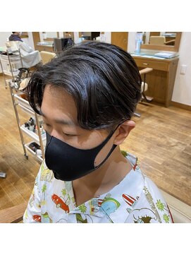 エクリ 麻布十番(equri) センターパートニュアンスパーマツーブロックメンズカット