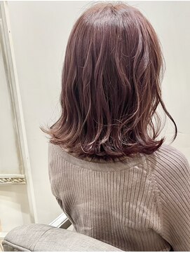 ゼン(ZEEN) ピンクショコラの外ハネミディ@20代30代40代50代