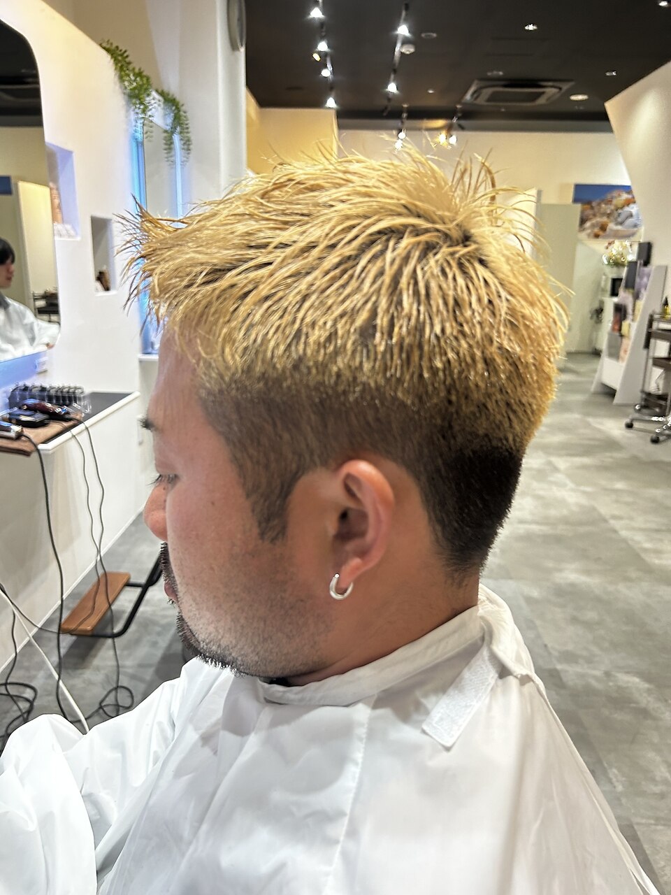 スキンフェード ハイトーングレー SEED 横浜駅：L180819291