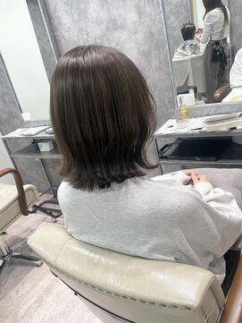 フォンド 津田沼(fond.) 黒髪/グレーベージュ/レイヤーロング/前髪パーマ/津田沼