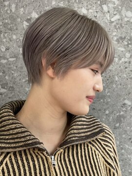 サンク 原宿 表参道(cinq) ナチュラルボブミニボブミルクティーベージュ切りっぱなしボブ