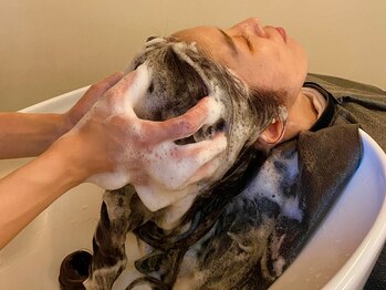 テト(teto.)の写真/健康な頭皮に乾燥は大敵！ハチミツの保湿力を最大限に活かした「ハニースパ」カラーやパーマ後のケアにも◎
