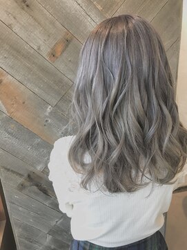 ジーナ 池袋(Zina) #人気NO.1のグレージュカラー