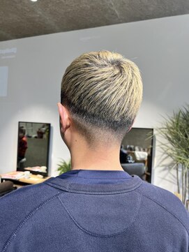 グッドライフヘアー(GOOD LIFE hair) 『 ブリーチ抜きっぱなし×フェードカット 』