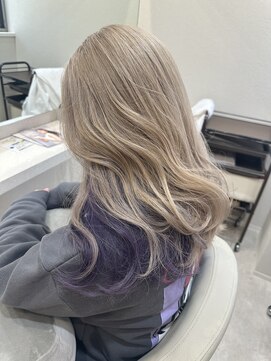 ベル サウス(BHEL south) デザインカラーインナーカラーミルクティーベージュ顔周りカット