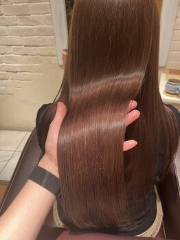 スイット ロペ(suite rope)の写真/【Aujua質感補正】年齢によるパサつきを内側から補修。Aujuaで叶える素髪の調律。通うたび自分の髪が好きに