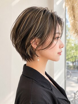 コキュウ(co-kyu) ハイライト＋白髪ぼかし＋ショートボブ＋前髪なし