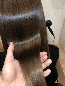 アコンプリッシュ 代官山 恵比寿(accomplish) プラチナミネコラ