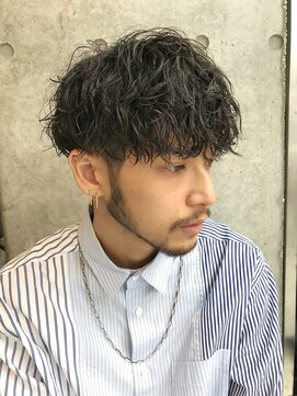 フィフス(fifth) ツイストスパイラルパーマソフトツーブロックメンズパーマ