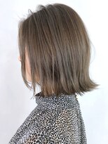 アイティーバイアルバム 藤沢店(IT by ALBUM) グレージュハイライトボブ_カーキグレージュマッシュ_ba318701