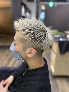 バース(BirtH) ハイトーン刈り上げスタイル