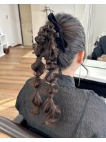 オウン(AUN)&nbsp;編み下ろしツインポニー