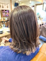 パルフェ(parfait)&nbsp;外ハネ/グレージュ/外ハネミディ/レイヤー