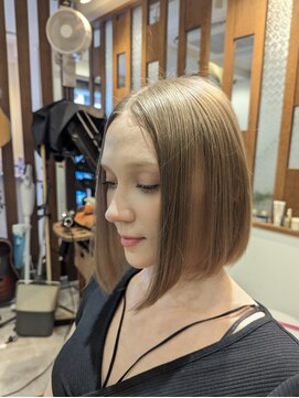 ヴィシュヌヘアー Visnu Hair 前下がりボブ