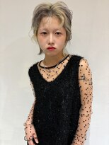 イル(ill)&nbsp;ハイトーンショート　デザインカラー　アレンジ