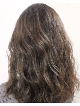 フィス(Fe's) プラチナグレージュ