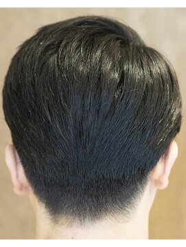 エイチエムヘア(HM HAIR) ７：３ツーブロック