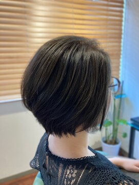 リリ(Re:Re:) 立体前下がりボブ