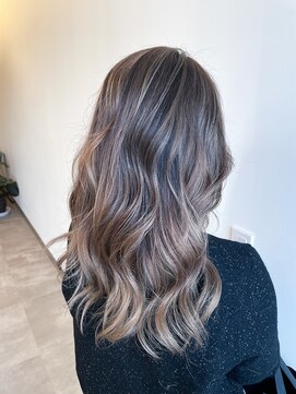 フェーディン(fa/din) ハイライトバレイヤージュ×ペールベージュ