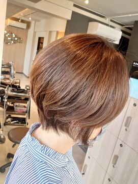 ビークールナナジョウ(Be-COOL 7-jo) ボブとハイライトでおしゃれに