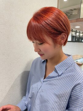 トイロ 中目黒(Toiro) 暖色レッドオレンジカラーハンサムショートカットレイヤーカット