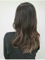 エイムヘアメイク 舟入店&nbsp;レイヤーで魅せるインナーカラー