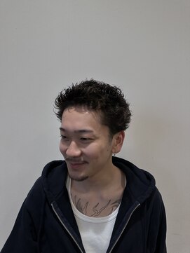 チルチェア 高円寺店south area.(CHILL CHAIR) スパイキーショート　ピンパーマ　<高円寺><理容室〉