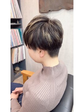 オト(oto) 遊び心あるハイライト×ツーブロック