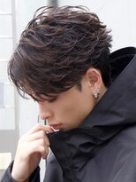 エイド 渋谷(aid)&nbsp;前下がりフェザーショート刈り上げツーブロック毛流れパーマ