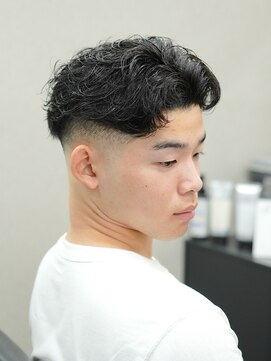 スラッシュ(SLASH) スペインカール/ラルフカール/メンズパーマ/フェード/姫路