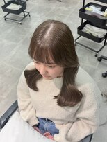 ジーニー 千葉(GENiE)&nbsp;ブリーチなしダブルカラー/ヘーゼルベージュ【白井愛海】