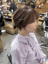 ウィークエンド(WEEKEND) 白髪ぼかしハイライト×丸みショート