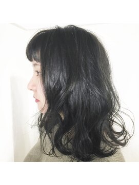 アンフィドットドゥルドゥ(AnFye.dueldo) 【AnFye.dueldo】セミロング × ディープシルバーカラー