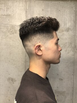 グッドプレイスアンドシング(Good Place&thing) メンズ刈り上げ短髪スキンフェードハードパーマ宮城リョータヘア